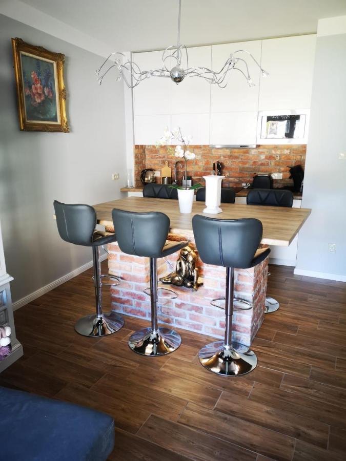 Romantyczny Apartament Happy 16 Basen & Kort Tenisowy, Ochrona 24 H - Dla Maksymalnie 6 Osob Поберово Экстерьер фото