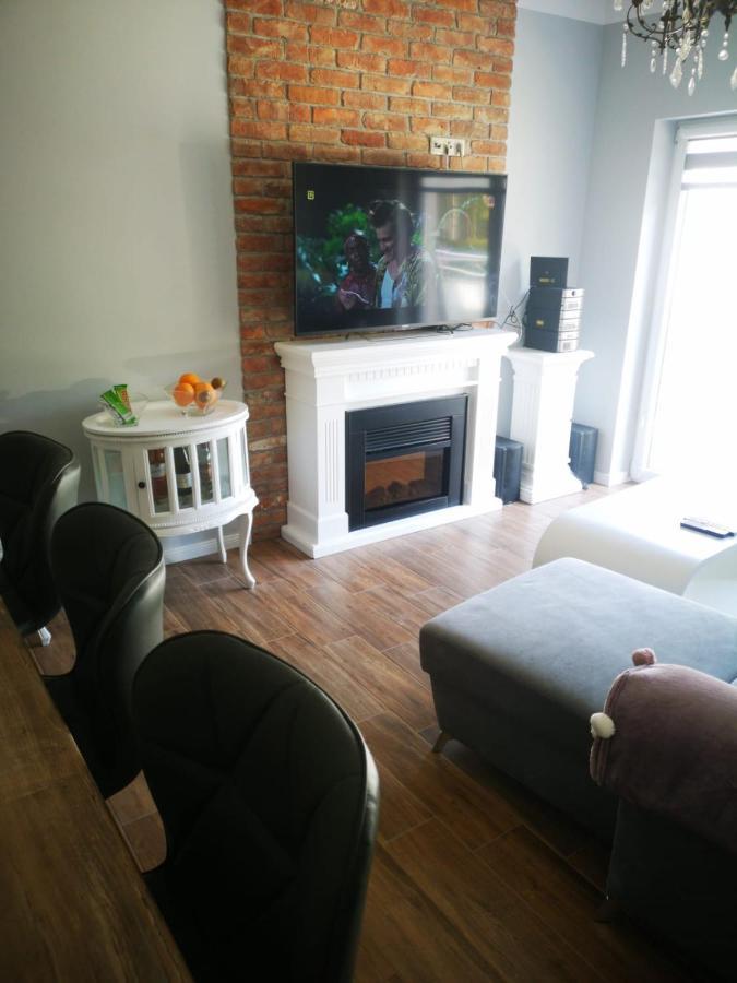 Romantyczny Apartament Happy 16 Basen & Kort Tenisowy, Ochrona 24 H - Dla Maksymalnie 6 Osob Поберово Экстерьер фото